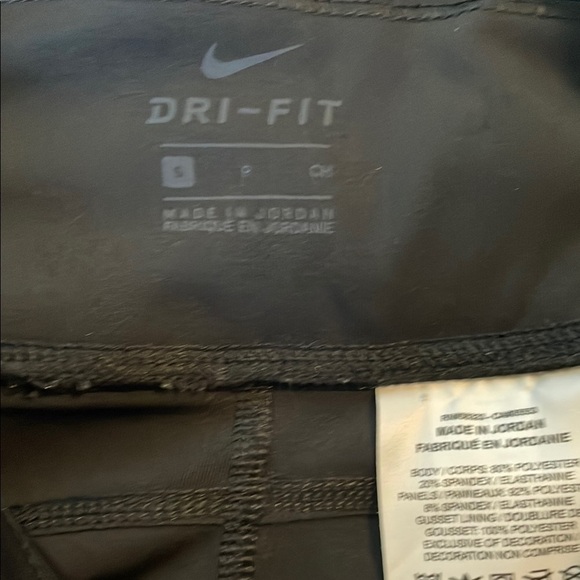 Nike Black Dri Fit Capri Leggings Performance Wear - Picture 2 of 7